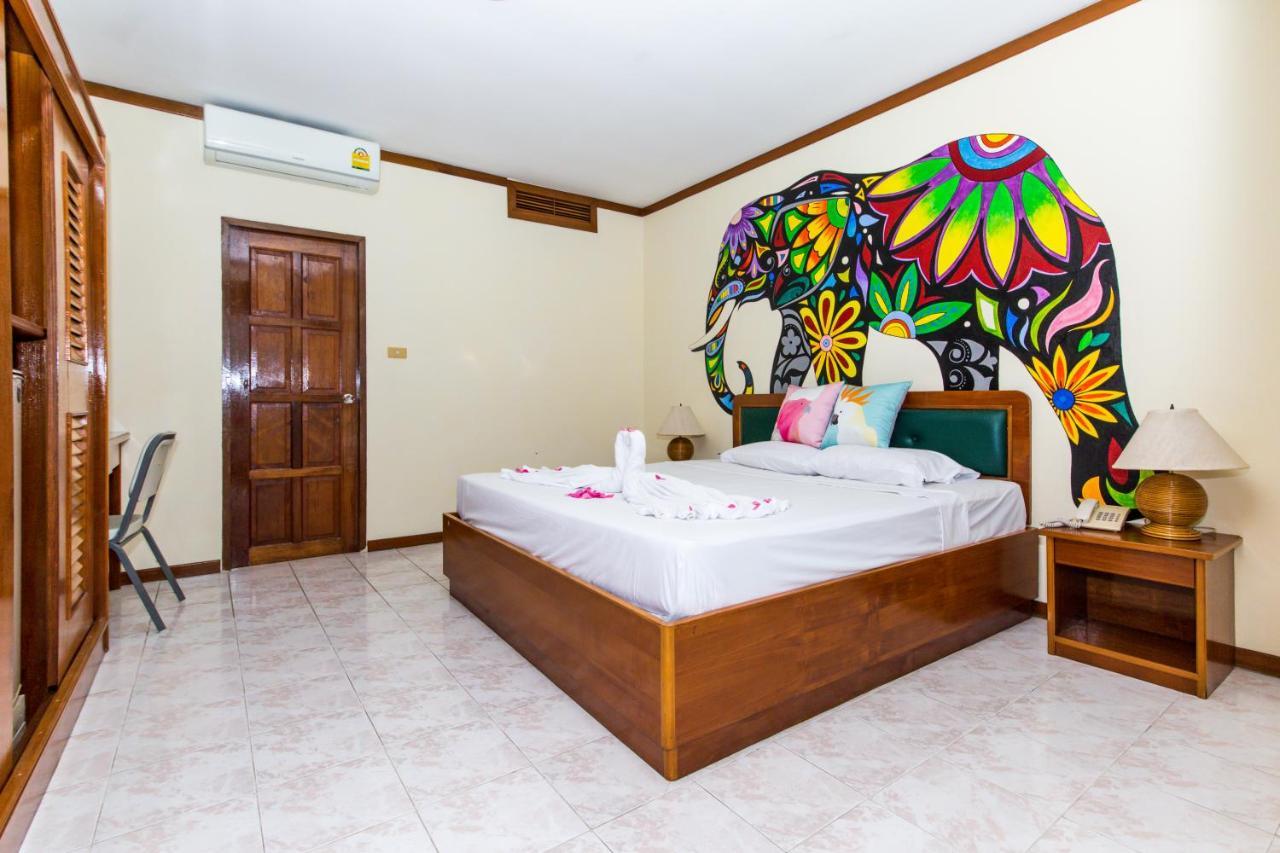 Panda Hotel Patong Exteriör bild
